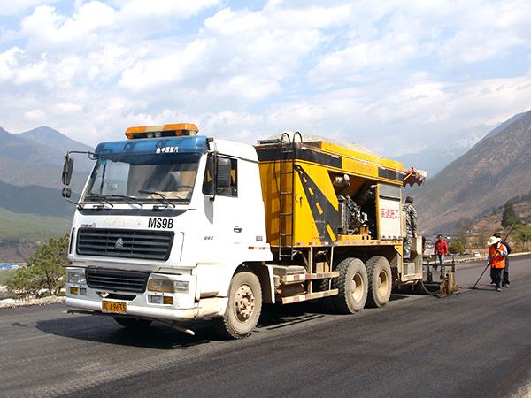 改性瀝青設備在構造上有哪些優(yōu)勢?